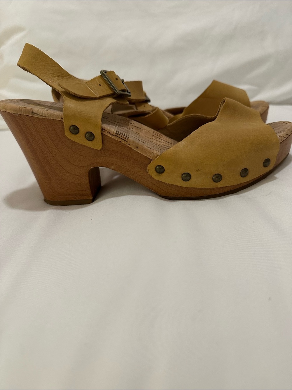 KORKS Women’s Mustard Leather Slingback Clog Sandals